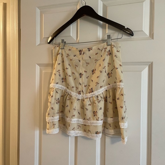 HAILEE MINI SKIRT YELLOW - Picture 6 of 7